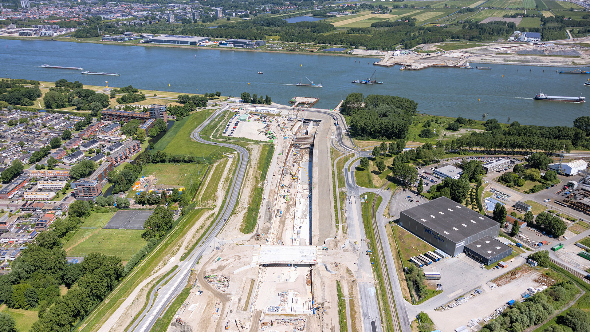 bird's eye view of a construction in daylight